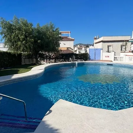 Beautiful Views, Pool & Just 10min To The Holiday home Nerja