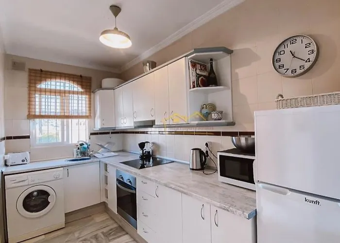 Beautiful Views, Pool & Just 10min To The Vakantiehuis *